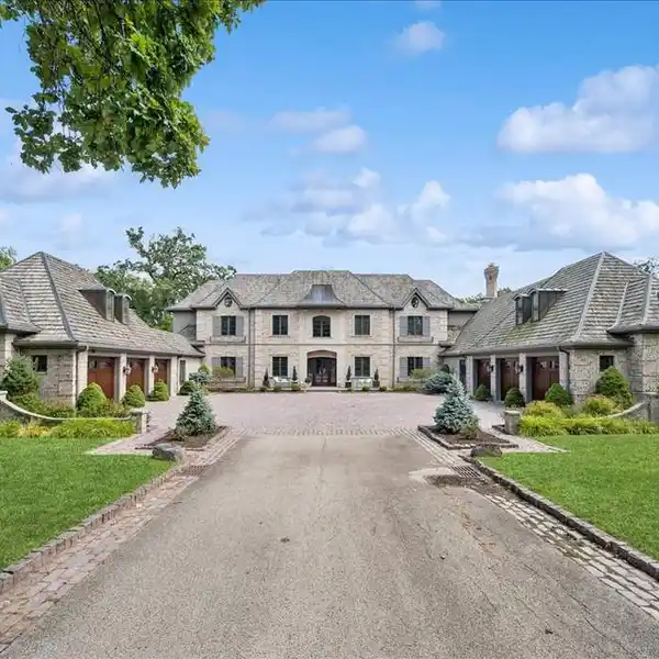 EXTRAORDINARY NORTH SHORE ESTATE OF UNMATCHED GRANDEUR