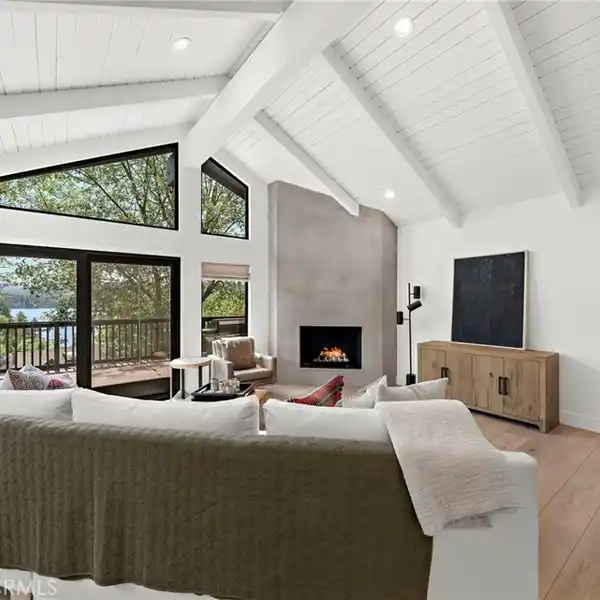 MODERN UPGRADES WITH TIMELESS LODGE-STYLE CHARM