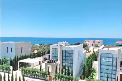 Stunning Villa in the Prestigious Cap St. George