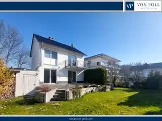 Charming and Modernized Detached House