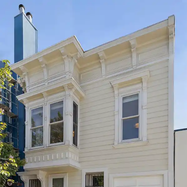 LOVINGLY UPDATED TOP-FLOOR VICTORIAN FLAT