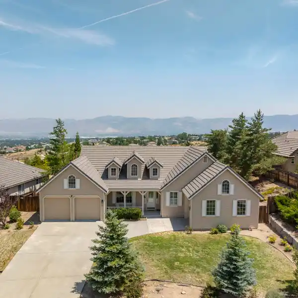 GORGEOUS SINGLE-STORY HOME