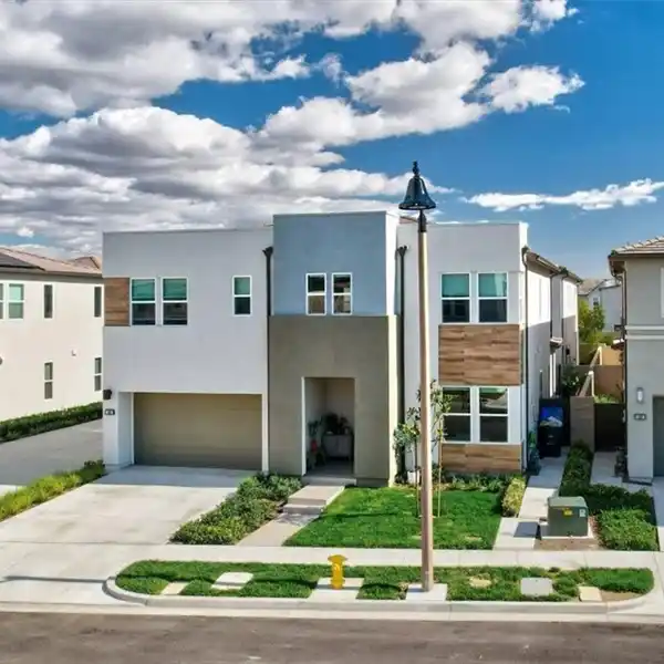 STUNNING HOME IN THE SOUGHT-AFTER BAKER RANCH COMMUNITY