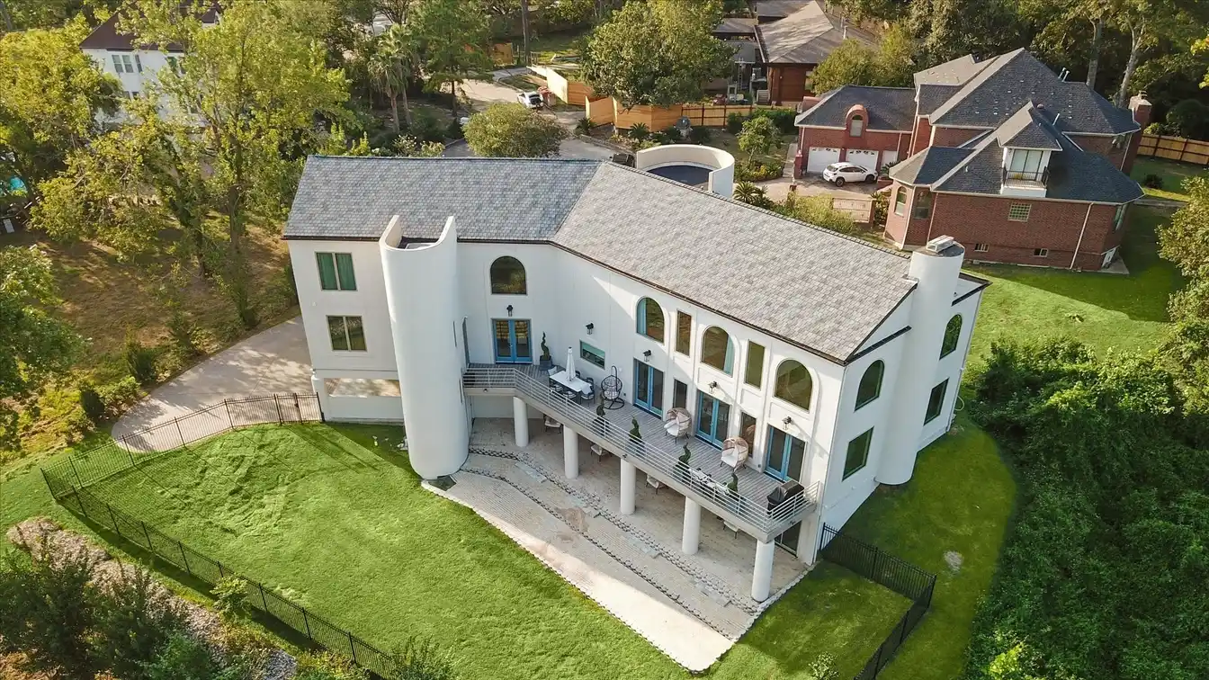 Stunning Architectural Gem on a Serene Cul-de-sac
