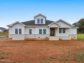 New Manor Ranch with Elegant Open Design