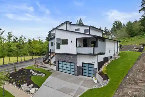 Three-story Floor Plan on a Corner Lot