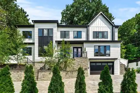 Meticulously Crafted Luxury Residence