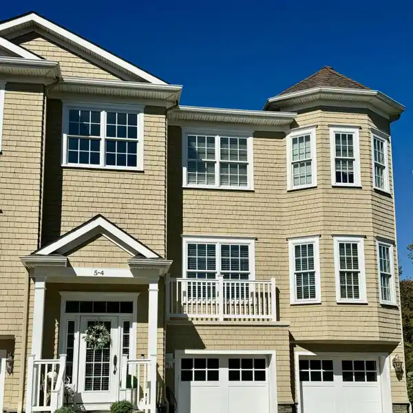 BEAUTIFULLY APPOINTED WATER VIEW TOWNHOME