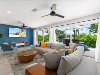 Beautifully Renovated Gulf-access Home in Estero Island