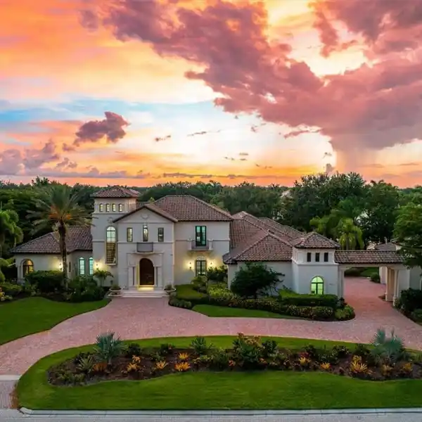 GORGEOUS CUSTOM ESTATE ON A PRIME GOLF COURSE LOT