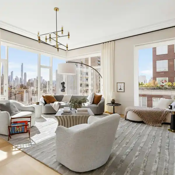 WRAPAROUND TERRACE LIVING IN LUXURIOUS APARTMENT