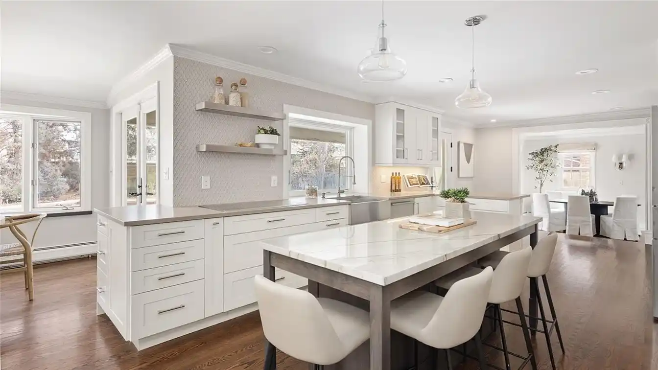 Meticulously Updated Residence in Observatory Park
