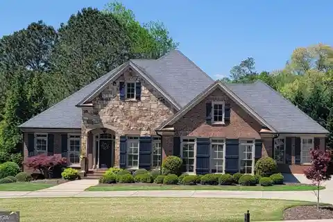 Four-sided Brick Ranch in Sought-after Canonero
