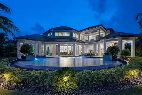 Exclusive Estate Property in Miromar Lakes