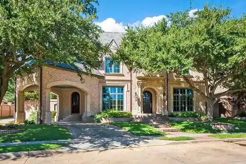 Custom Estate in Prestigious Stonebriar Park