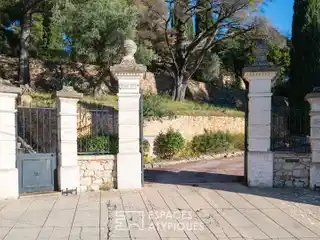 Maison De Caractere