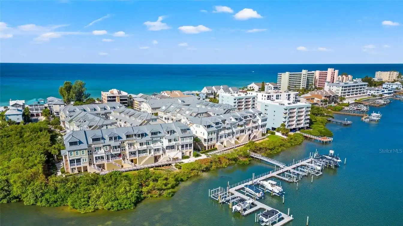 Beautifully Appointed Townhome in Indian Shores