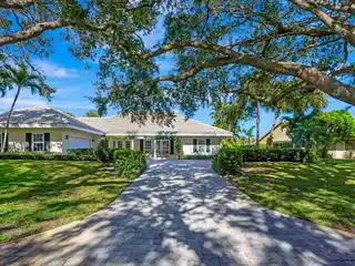 Serene Lakeside Escape with Designer Touches