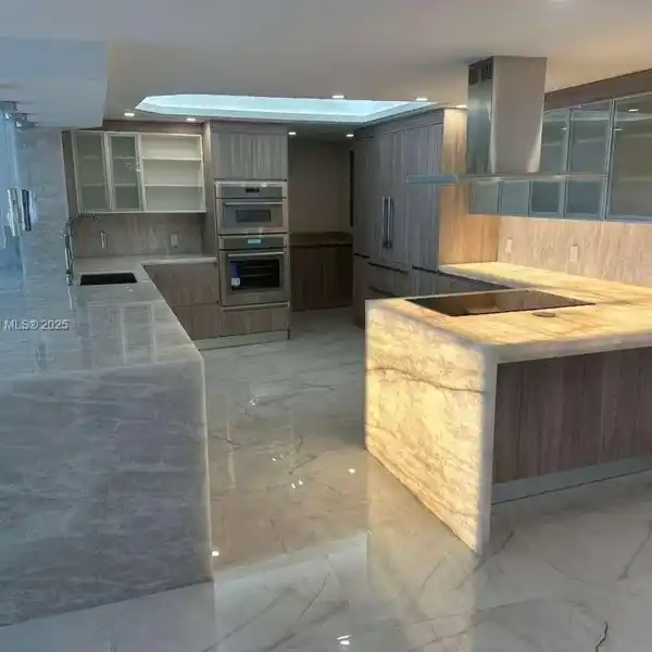 FULLY RENOVATED EXQUISITE OCEANFRONT RESIDENCE