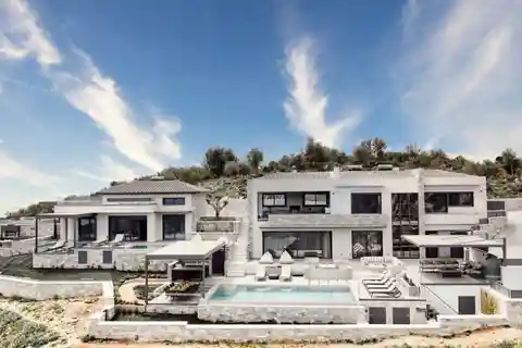 Luxury Six Bedroom Sea View Villa for Rent