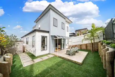 Warm and Welcoming Nearly New Home