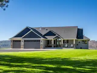 Extraordinary Residence in Desirable Suncrest