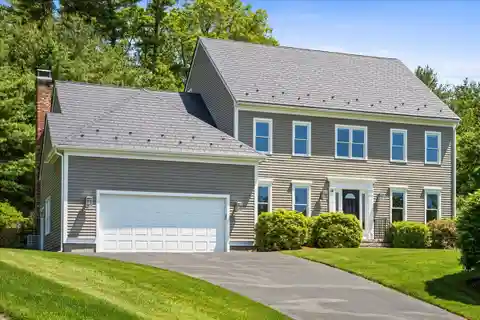 Immaculate Home on a Quiet Cul-De-Sac