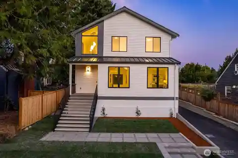 Gorgeous Contemporary with Luxe Finishes & Versatile Layout