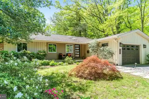 Contemporary Rambler with Pool