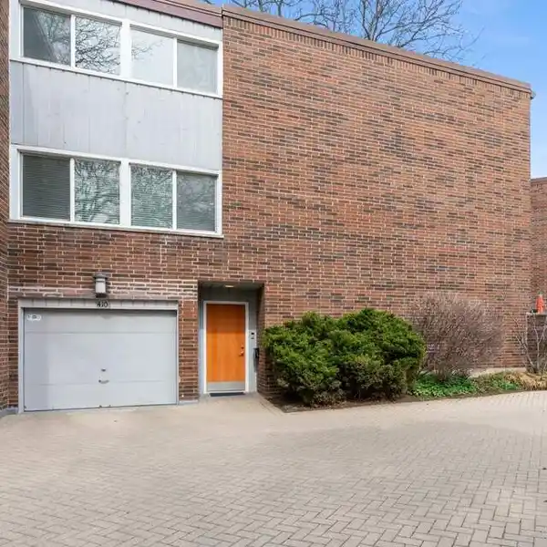 LUXURY OLD TOWN TOWNHOME
