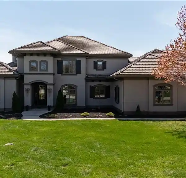 BEAUTIFULLY APPOINTED RESORT STYLE HOME