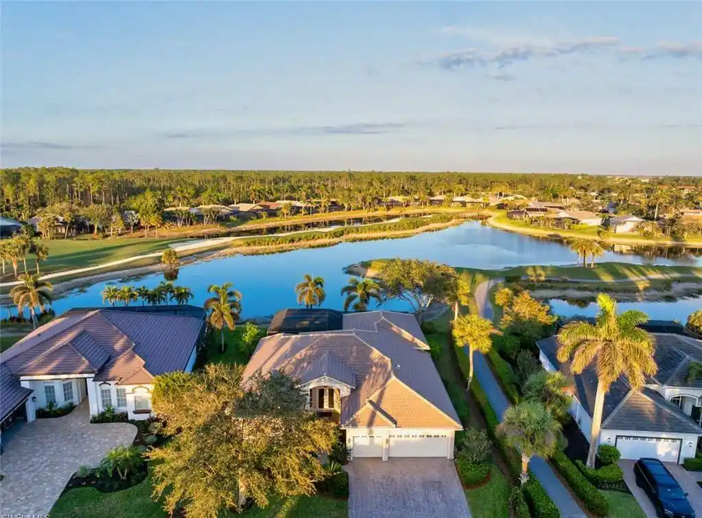 Lovely Home at Naples Lake Country Club