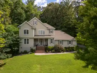 Upscale Living at Biltmore Lake