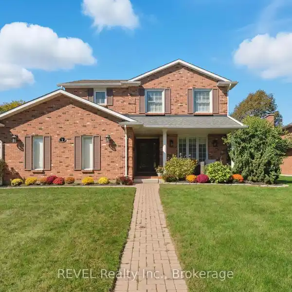 EXECUTIVE RETREAT WITH VAULTED CEILINGS AND POOLSIDE BLISS