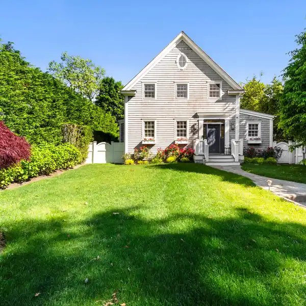 SAG HARBOR VILLAGE SUMMER HOUSE