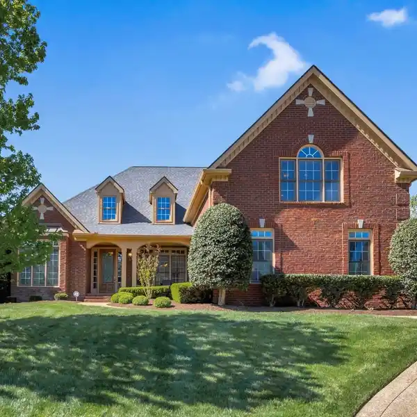WELL-MAINTAINED CUSTOM JEWEL