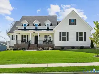 Beautiful Home Full of Custom Upgrades