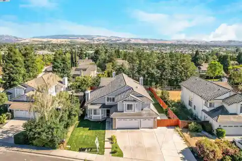 Beautiful Home in a Peaceful Neighborhood
