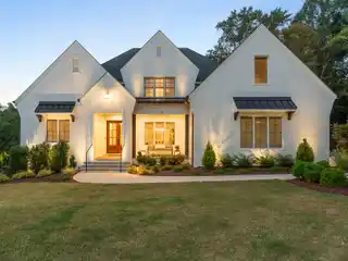 Tranquil Luxury Home at the Hamptons Summit