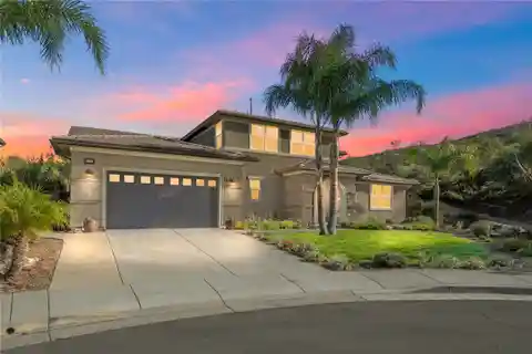Private Spectacular Solar Home