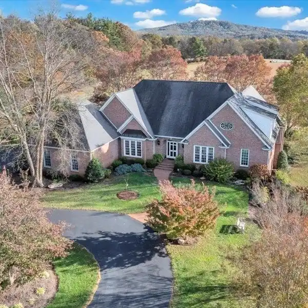 PERFECT ESTATE FOR GENERATIONAL FAMILIES