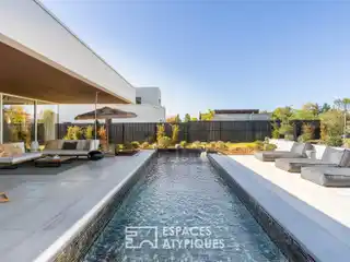 Contemporary Single-Storey Villa