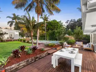 Modernist Gem in a Spectacular Beachside Setting