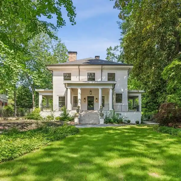 EXTRAORDINARY ESTATE ON AN ICONIC STREET