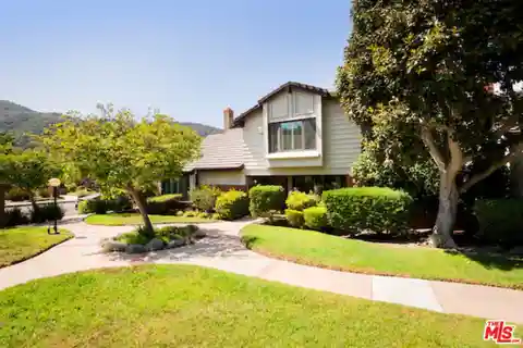 Upgraded Palisades Highlands Home with Mountain Views