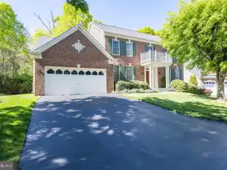 Fantastic Living in Coveted Potomac Glen