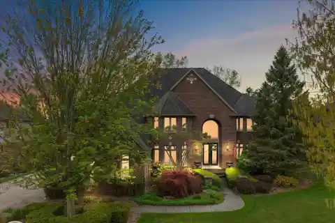 Model Show Condition Colonial