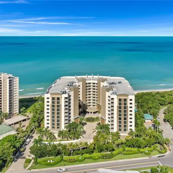 DECORATOR-READY PENTHOUSE IN MORAYA BAY