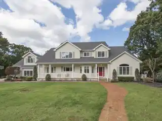 Cul-De-Sac Luxury with Golf Course Views