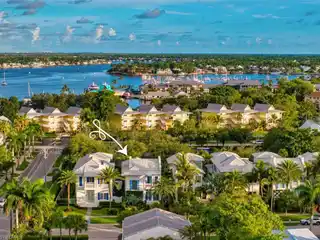 Beautiful Home in the Heart of Olde Naples